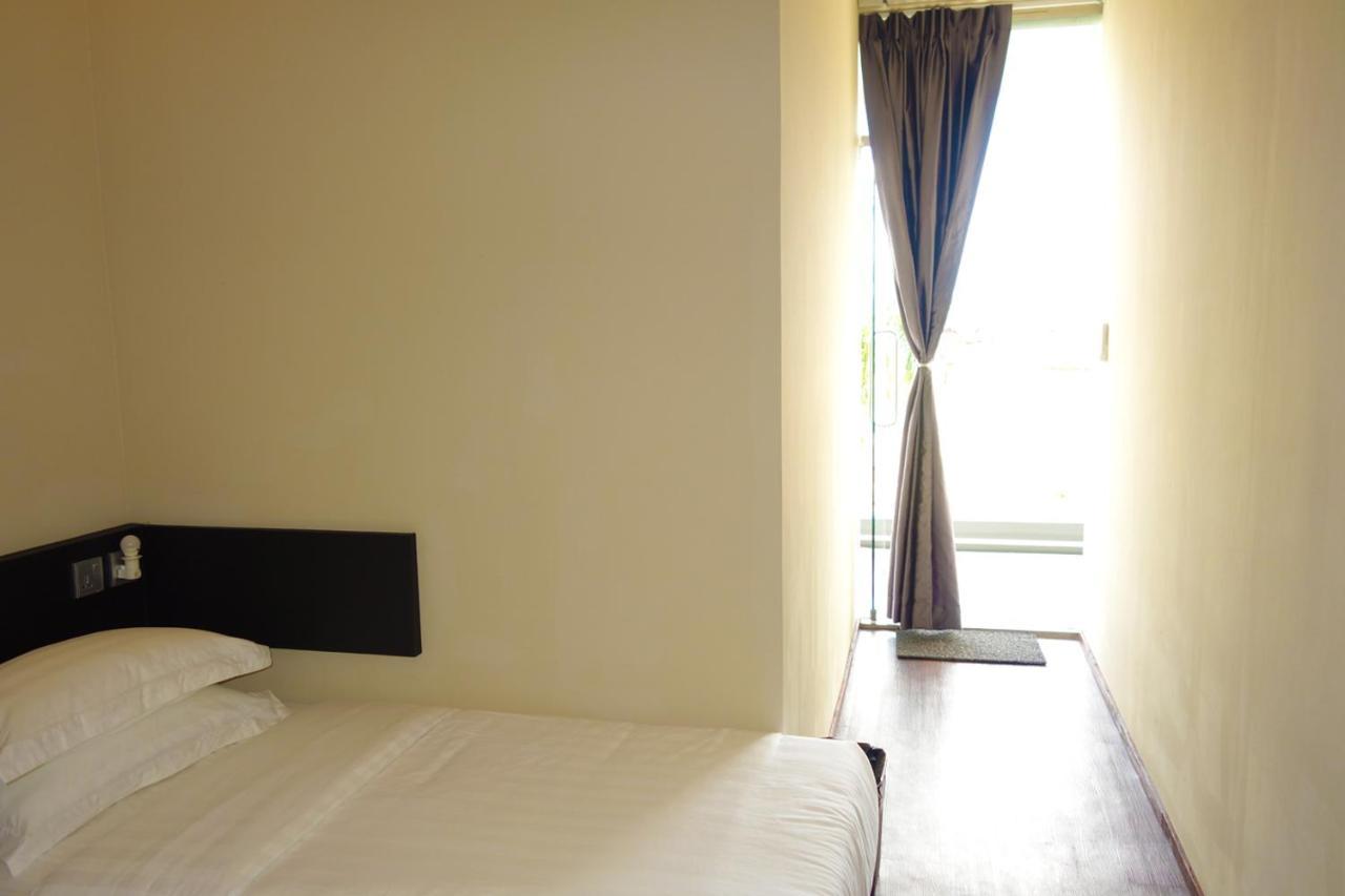 Ae Semporna Guesthouse 极潜旅店 Exterior photo