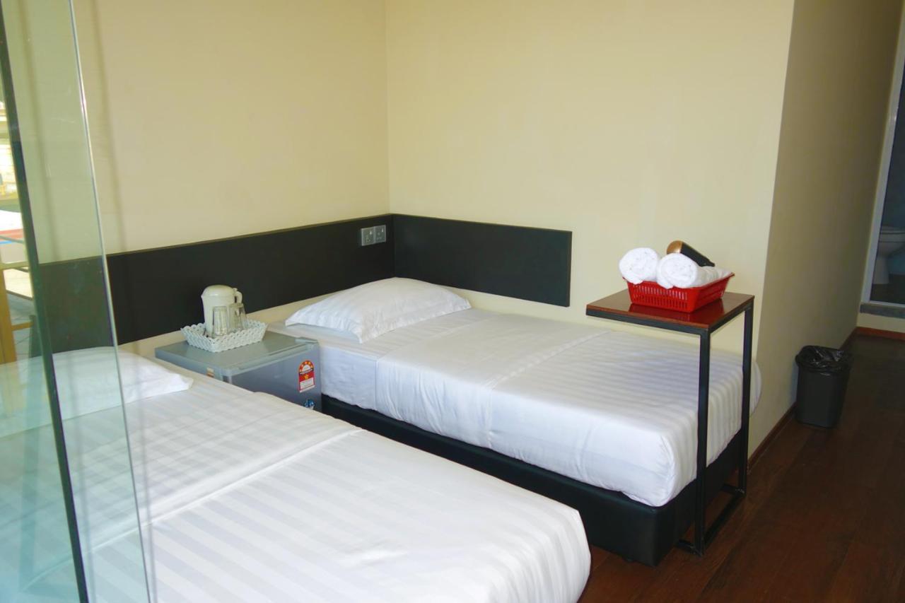 Ae Semporna Guesthouse 极潜旅店 Exterior photo